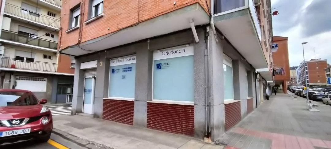 Local adaptable cerca de colegio