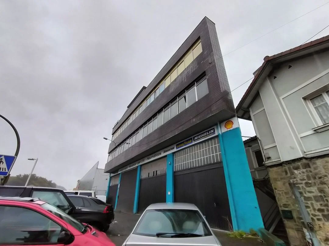 Industrial building with highway visibility