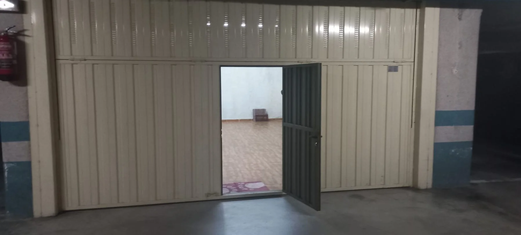 Enclosed 60 m² garage in Mendibile