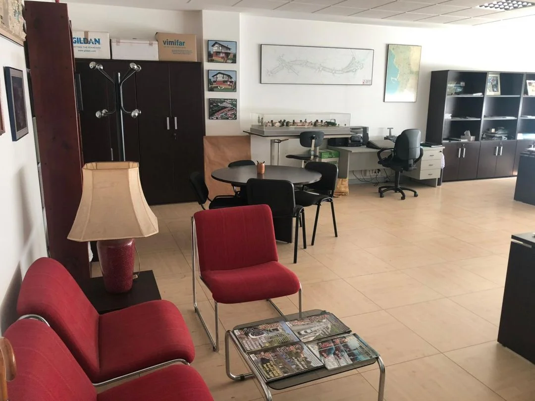 Prepared office in Alto de Enekuri