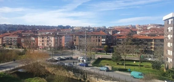 Piso luminoso en Algorta, dos habitaciones
