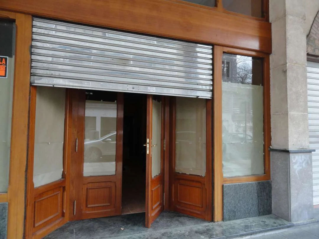Commercial premises with 6m facade