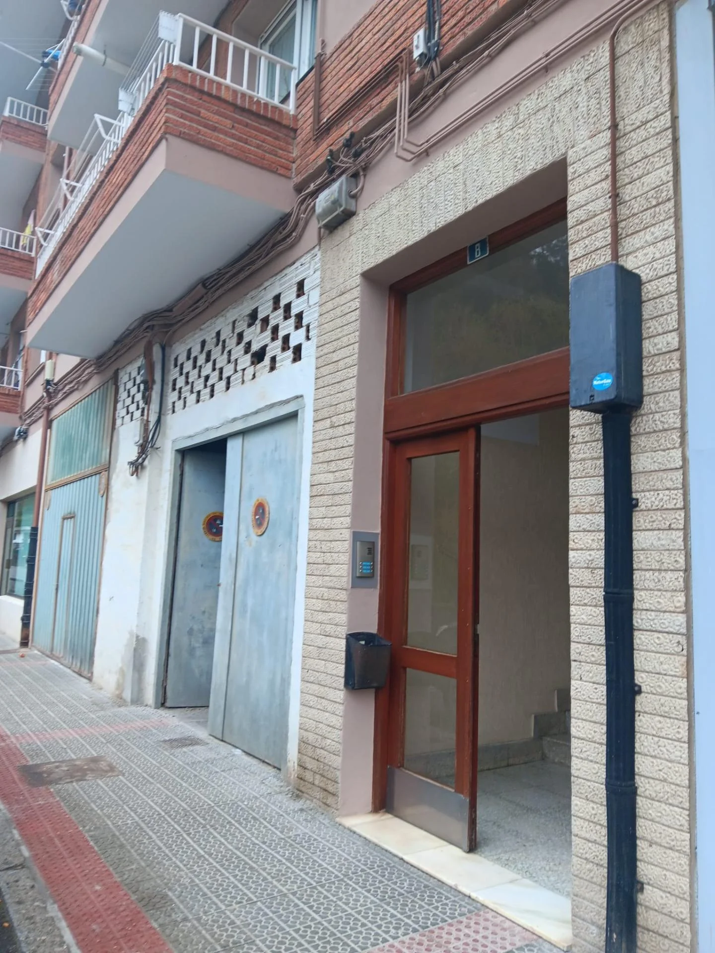 Central commercial premises, 384 m²