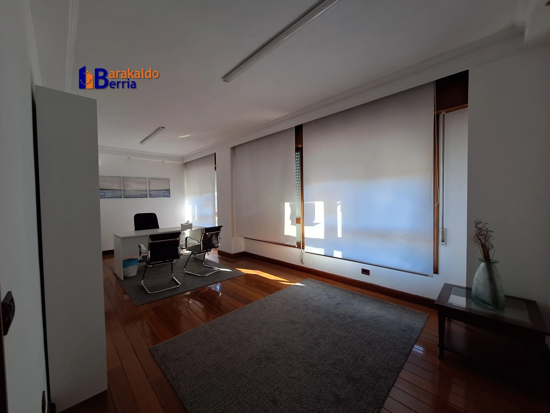 Oficina reformada en San Vicente, 60 m²