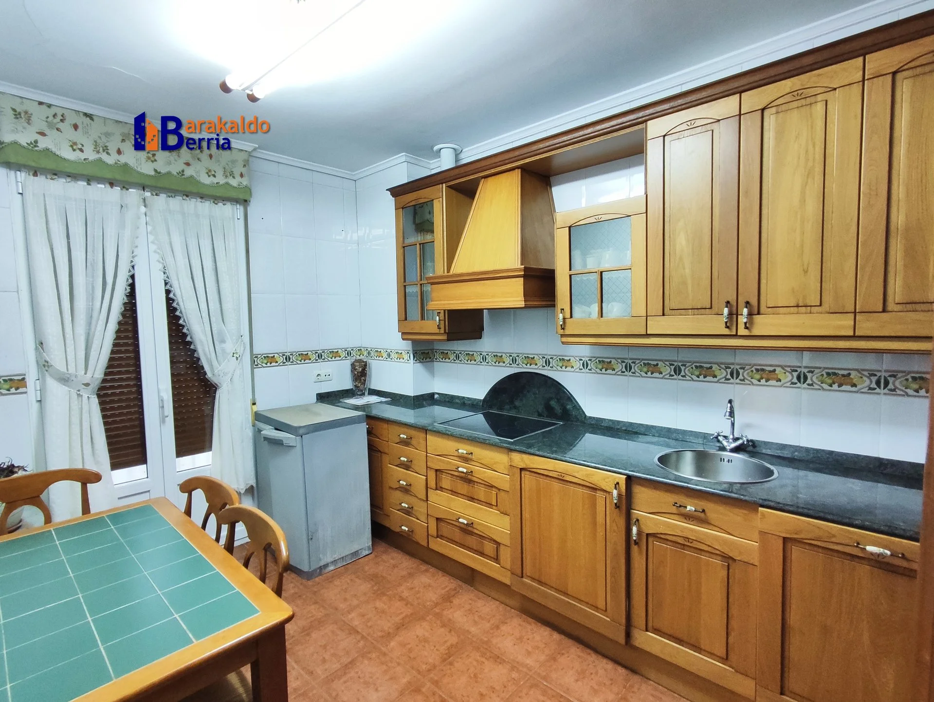 Renovated Sestao flat, three bedrooms