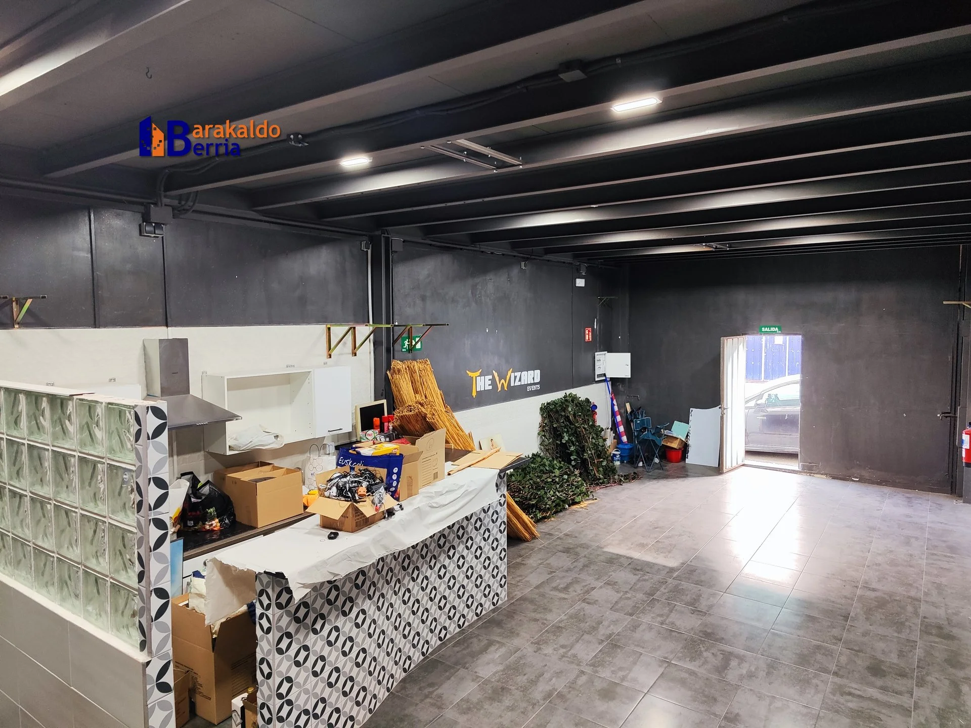 Industrial unit in Aurrera with storage