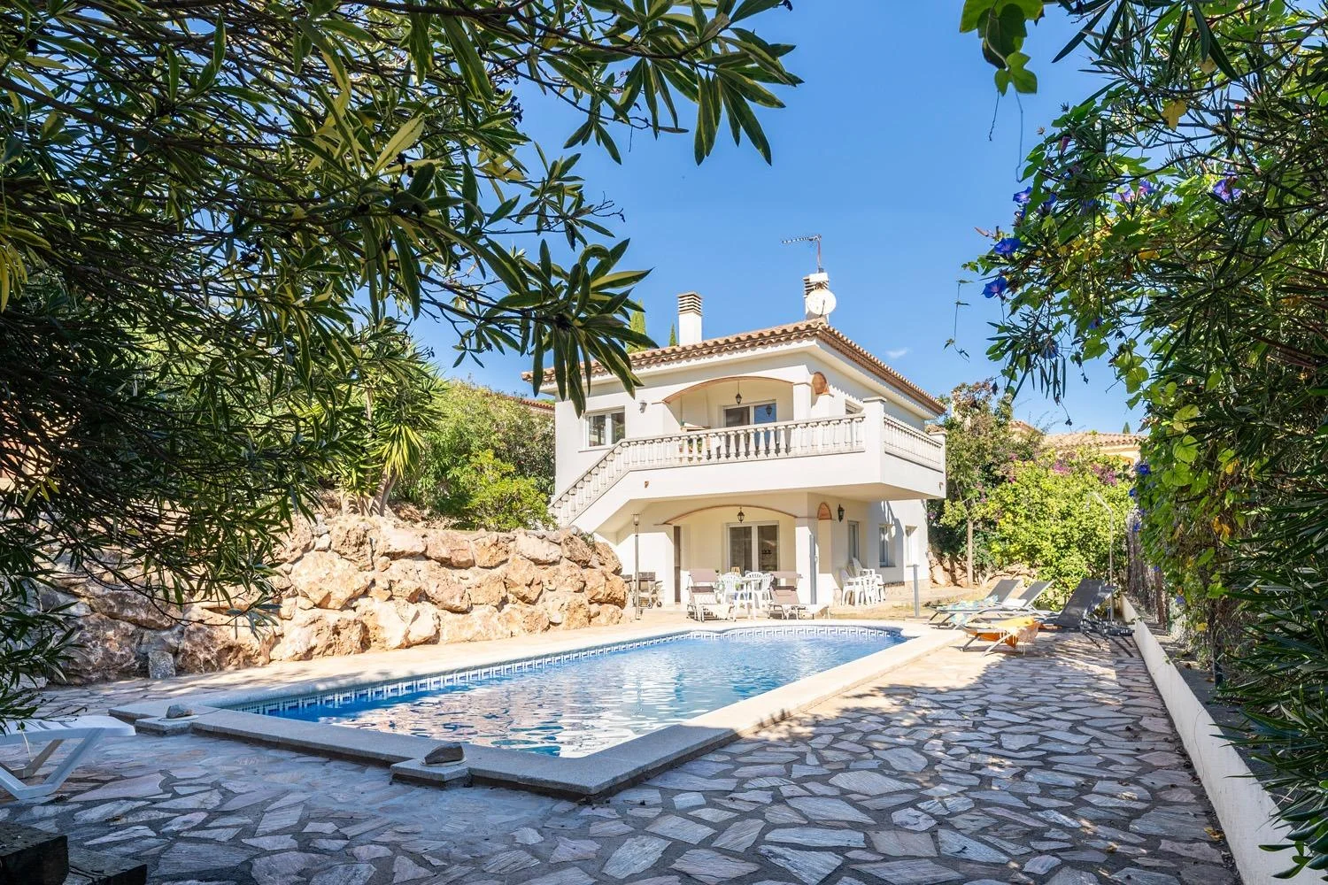 Casa con vistas al mar en Montgó, cuatro dormitorios