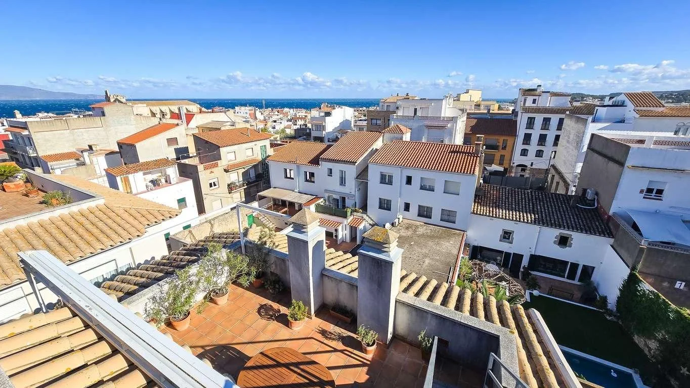 Sea-view duplex penthouse, 3 bedrooms