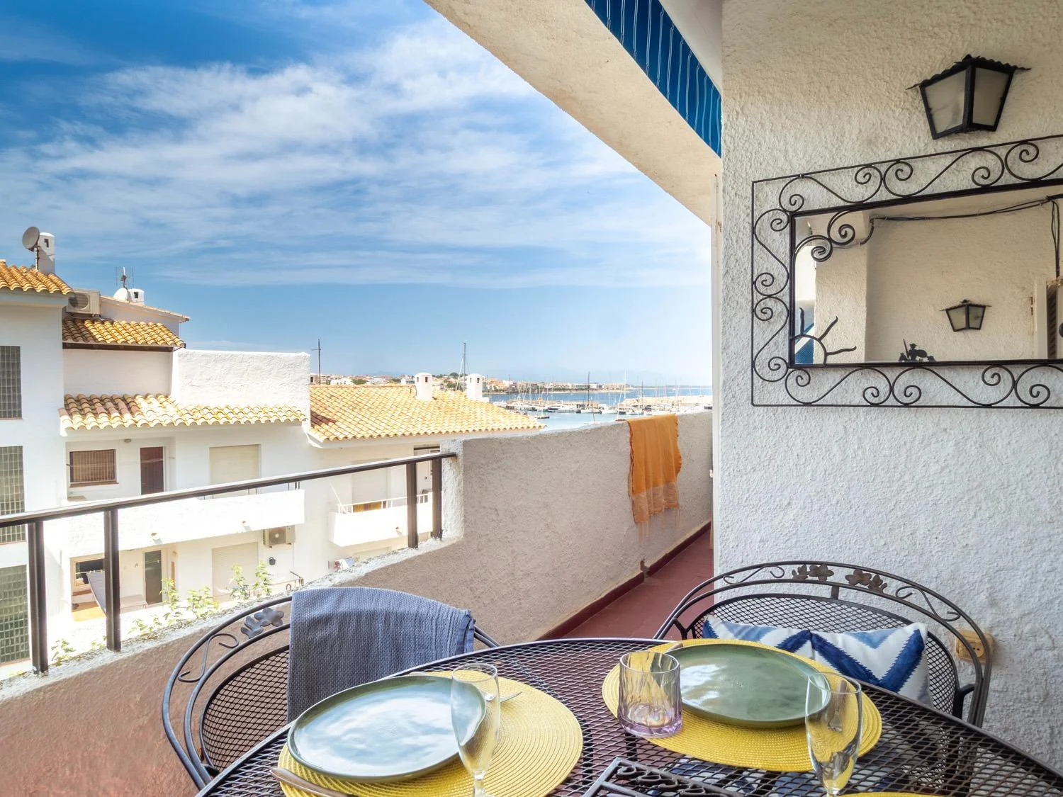 Reformed port-area flat with two terraces