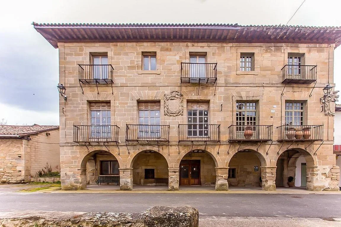 Casa histórica en Armiñon, 564 m²