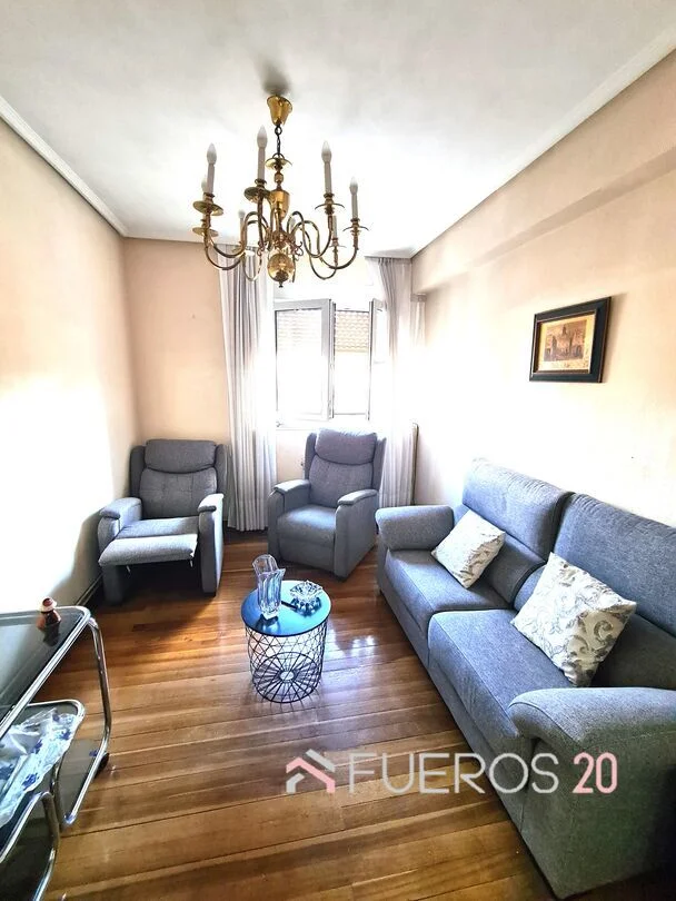 Amplio piso en Basurto con cuatro habitaciones
