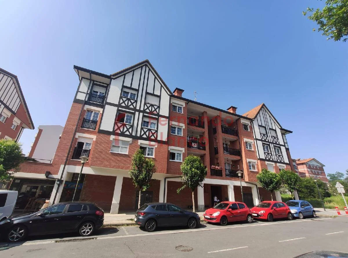 Ground-floor commercial unit, 410 m²