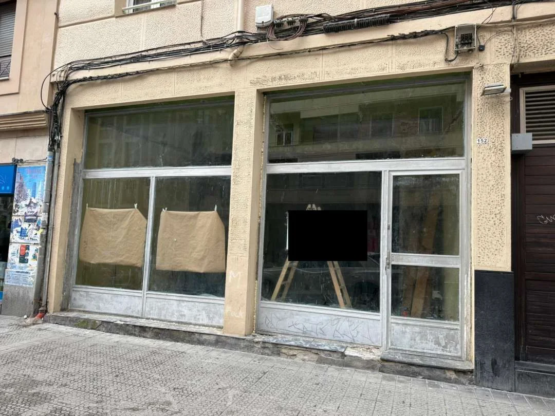 Local comercial en Indautxu con sótano