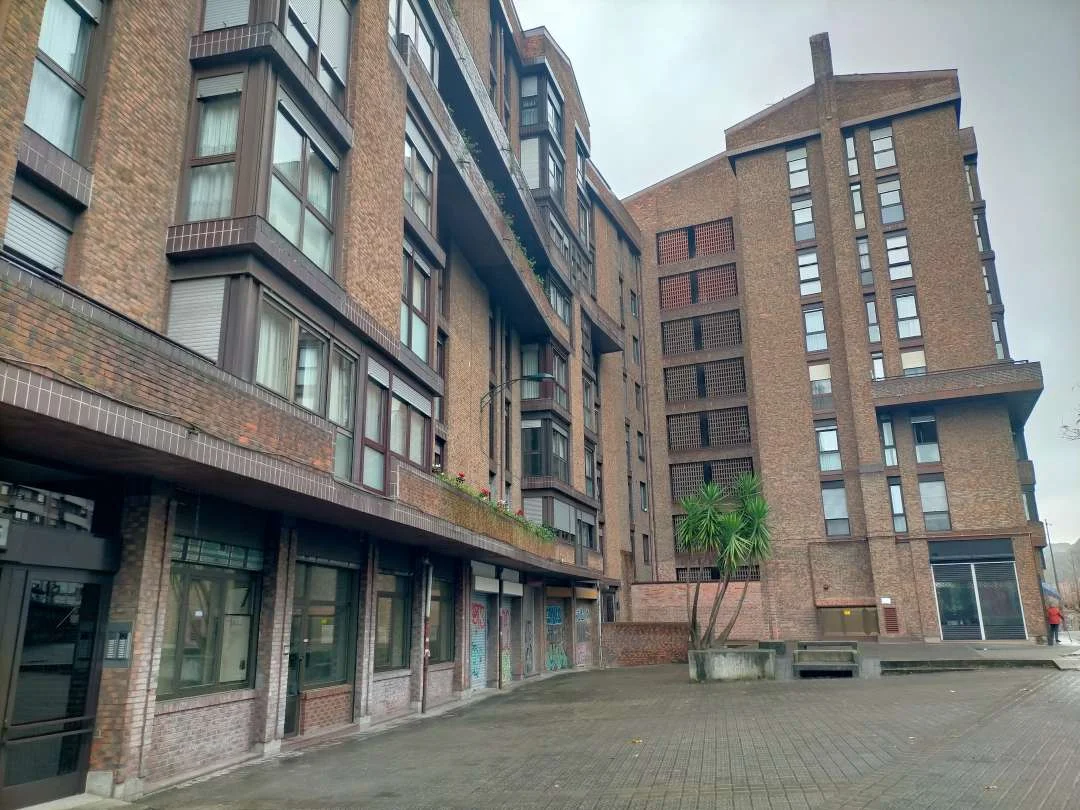 Begoña premises with housing potential