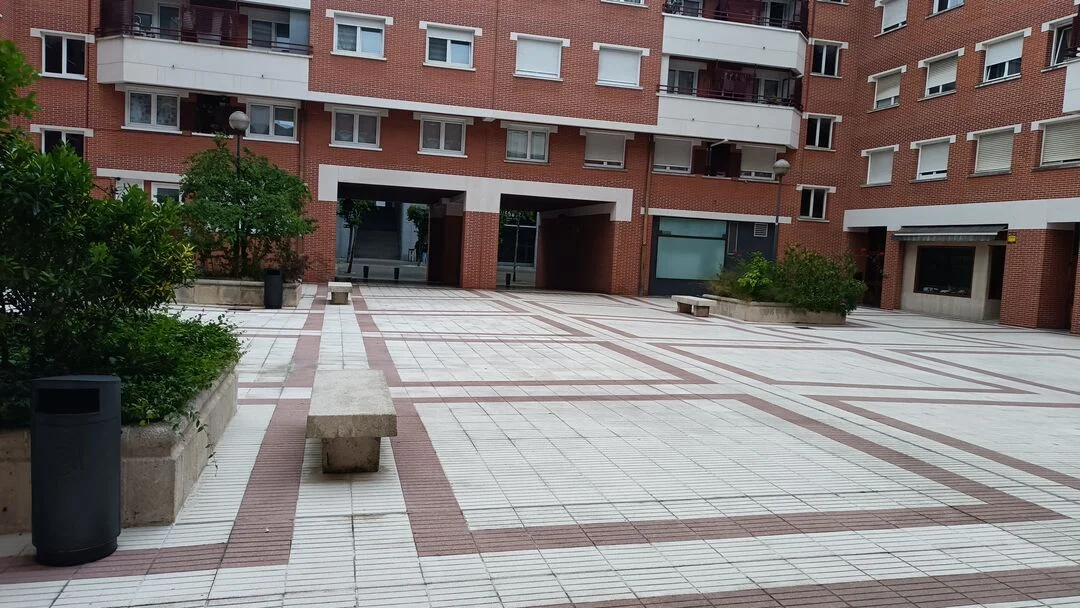 Txurdinaga commercial unit, 400 m², 10 rooms