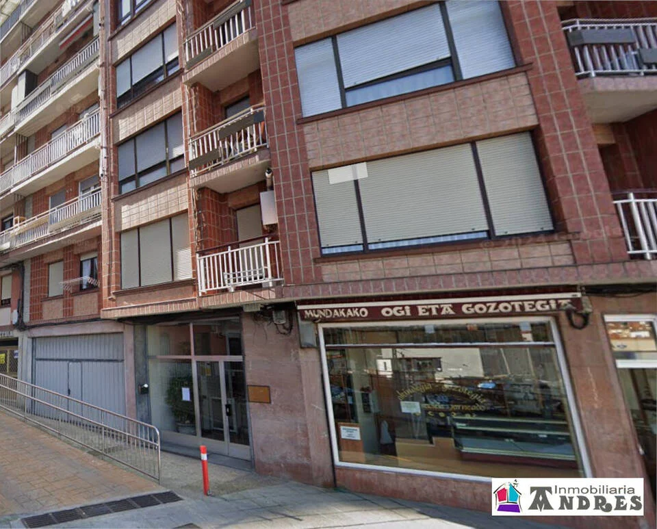 Central 20 m² commercial premises