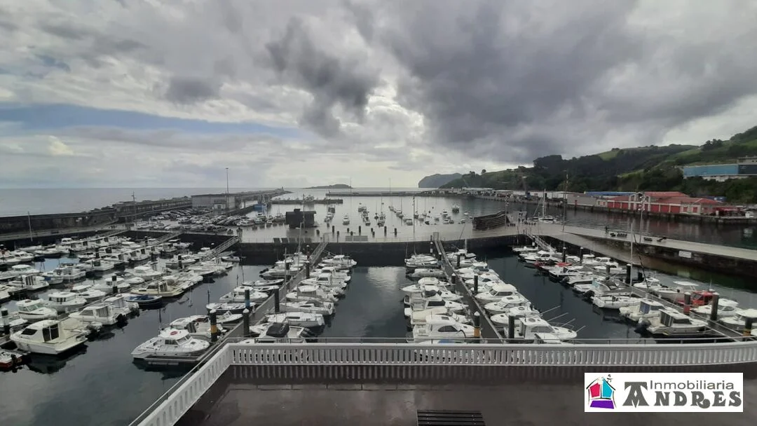 Piso exterior con vistas al mar en Bermeo