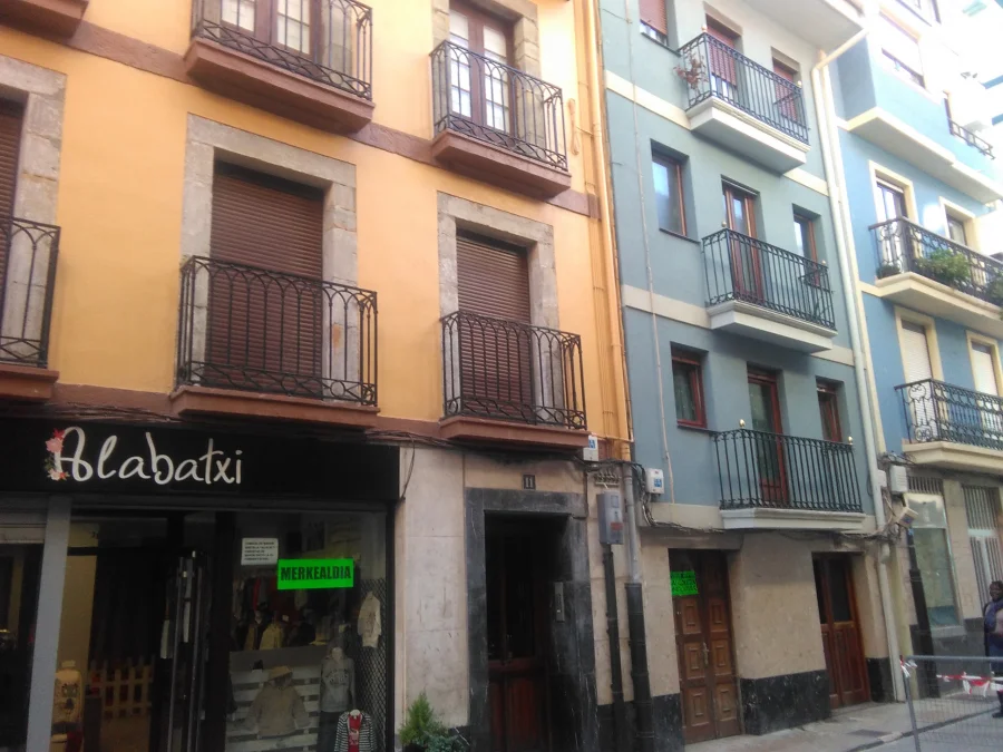 Commercial premises in Bermeo, 80 m²