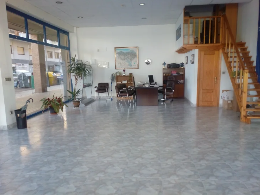 Local céntrico de 80 m²