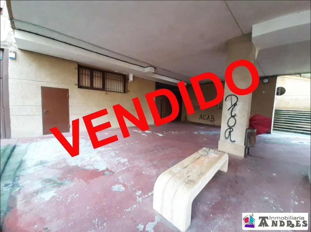 Local comercial polivalente de 139 m²