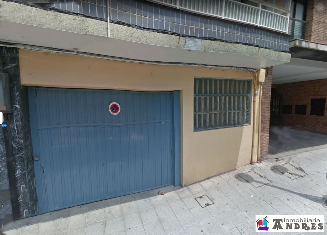 14 plazas de garaje con trasteros