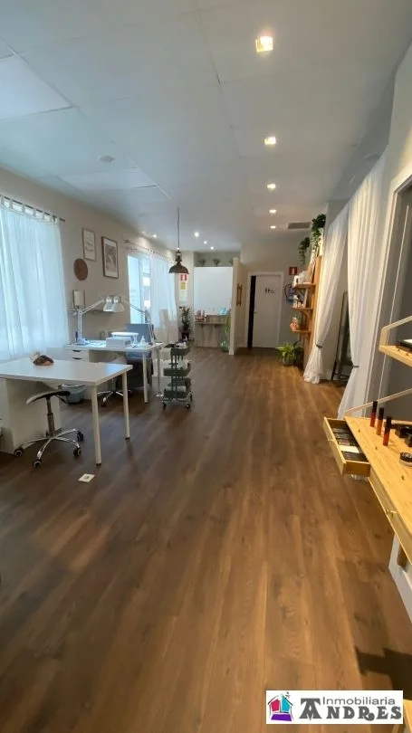 Local reformado en Bermeo, 103 m²