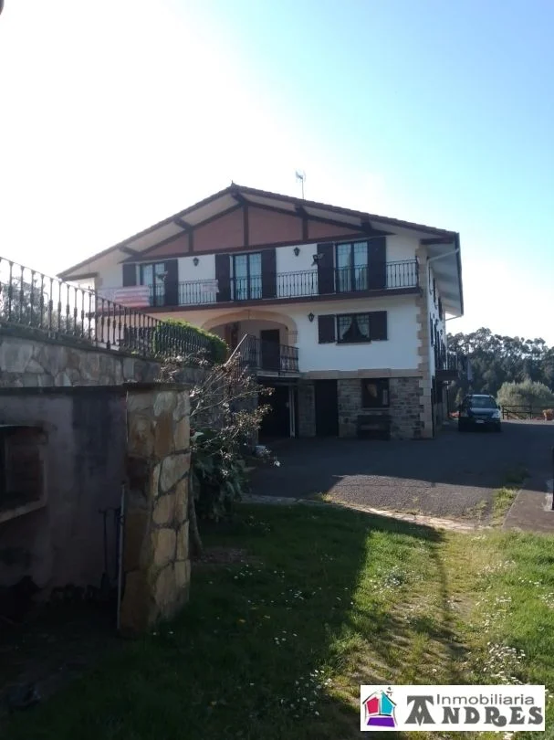 Bermeo farmhouse with 1,500 m² garden