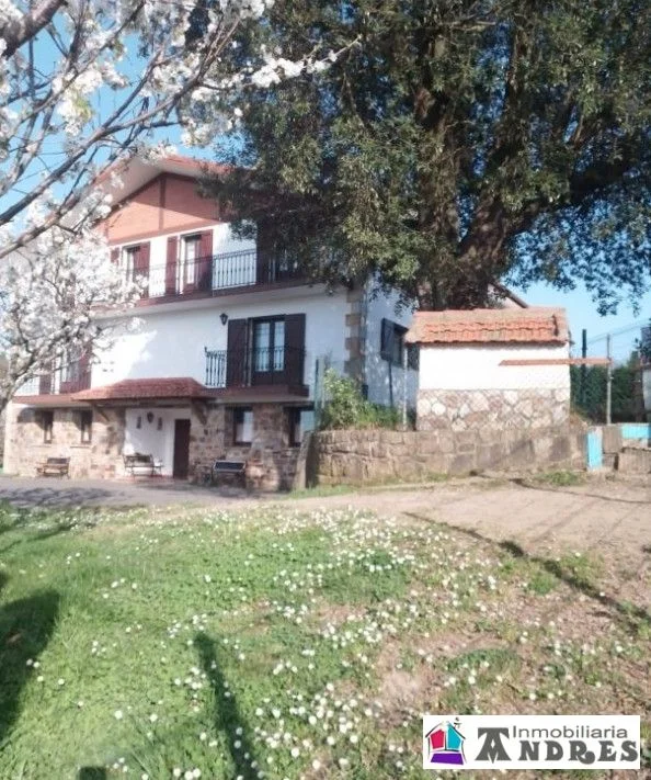 Caserío en Mundaka con cinco habitaciones