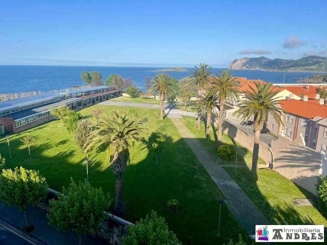 Sea-view duplex in Bermeo, 160 m²