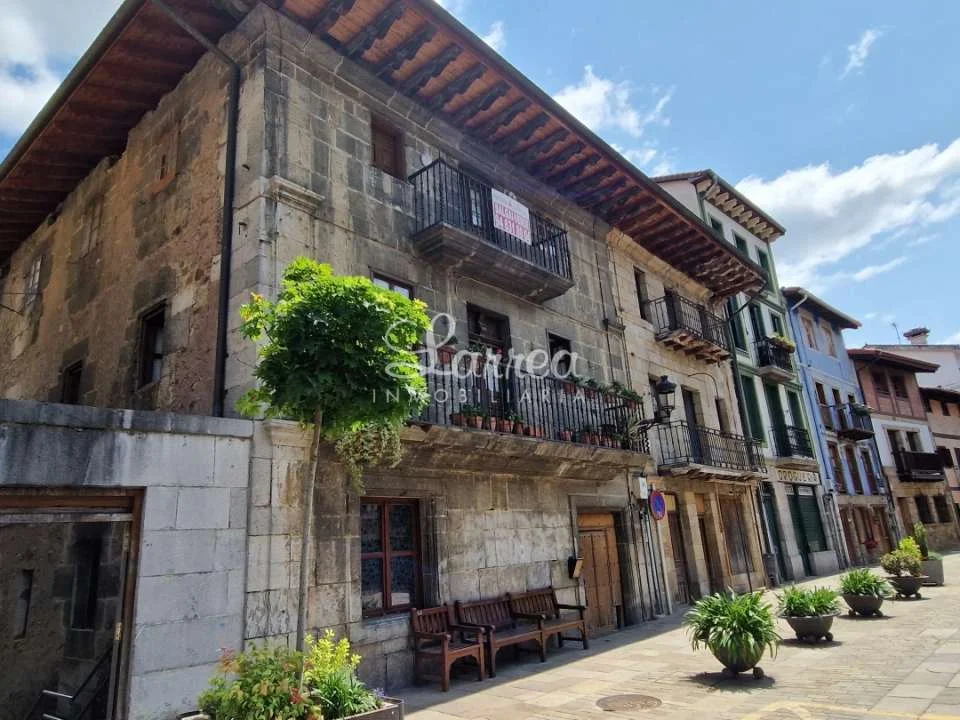 Piso histórico en Areatza de 145 m²