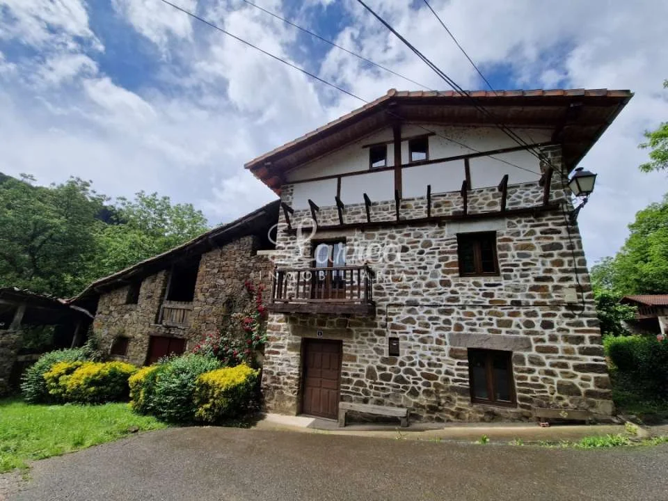 Caserío de piedra cerca de Zeanuri, 3 habitaciones