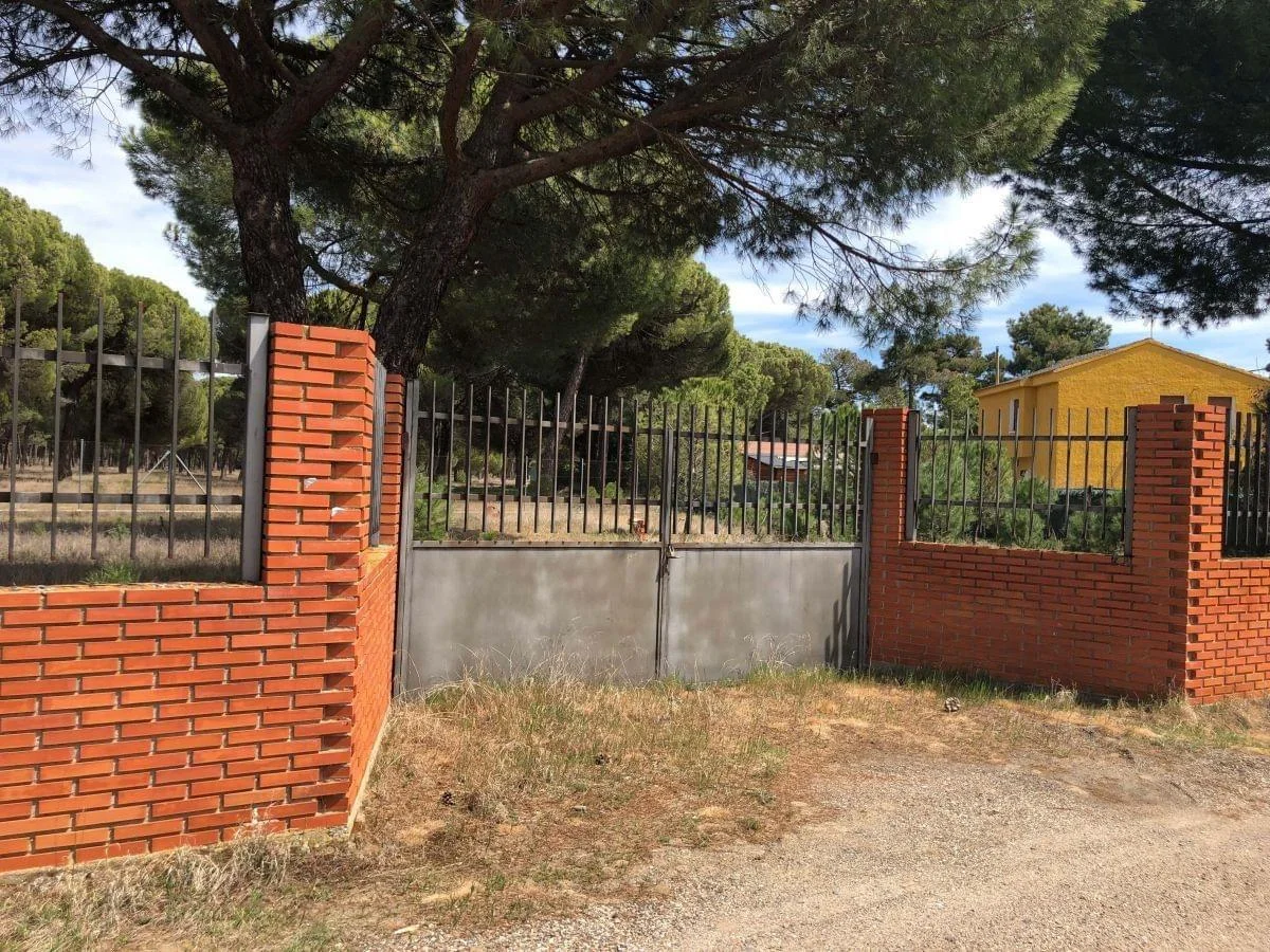 Parcela urbana cerca de Valladolid, 1.225 m²