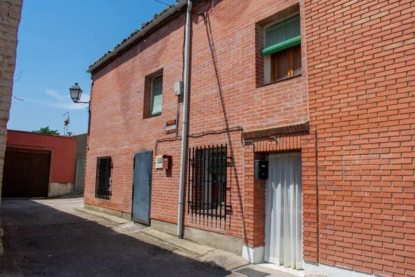 Casa pareada rural de cuatro dormitorios