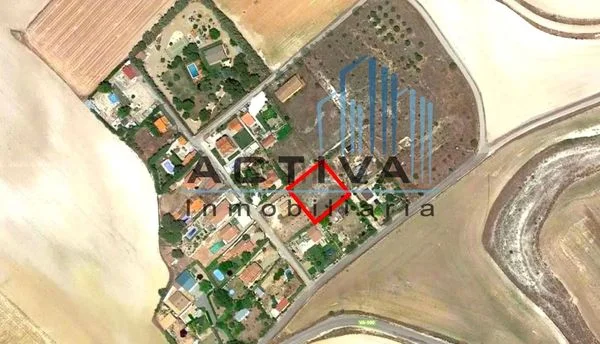 Rural plot with water and electricity