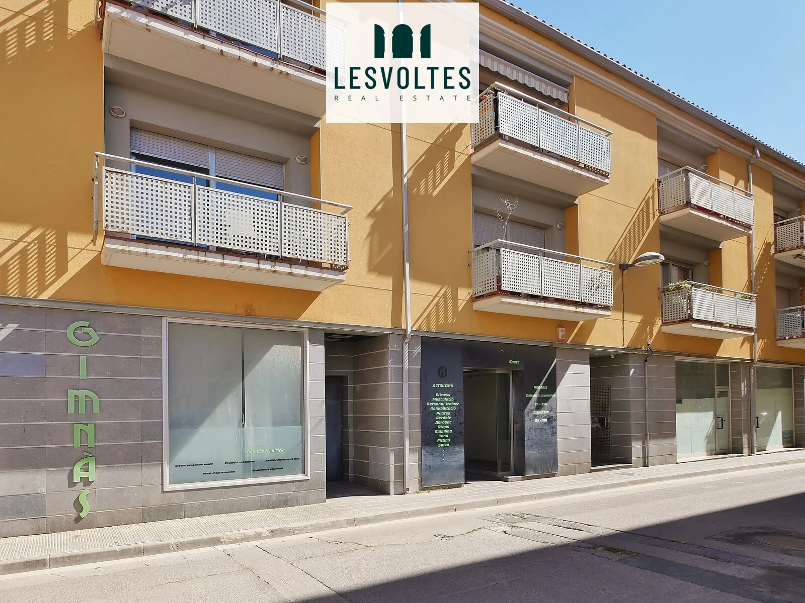 Large Palamós commercial unit, 241 m²
