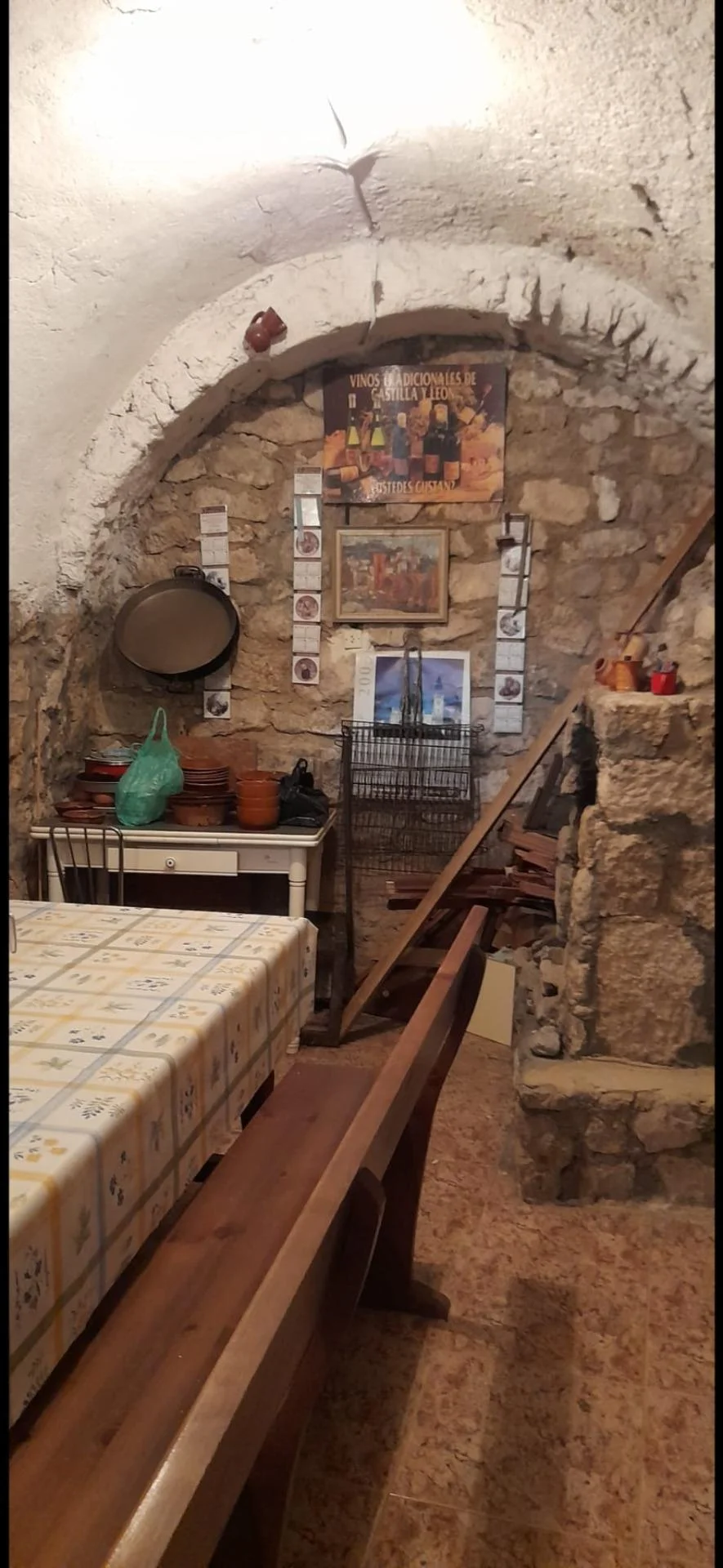 Reformed 130 m² winery in Trigueros