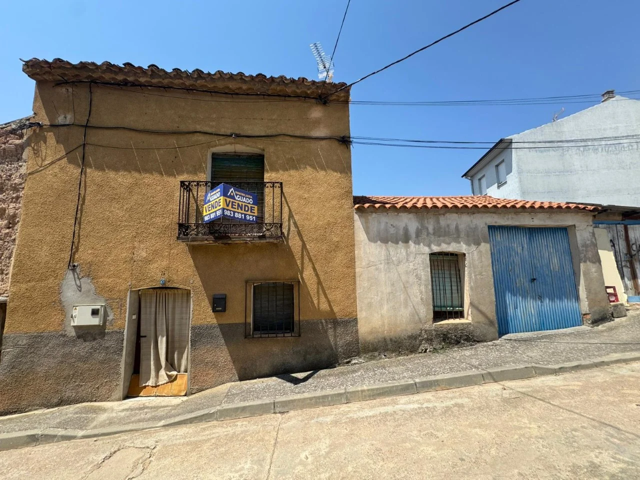 Renovation house with 354 m²