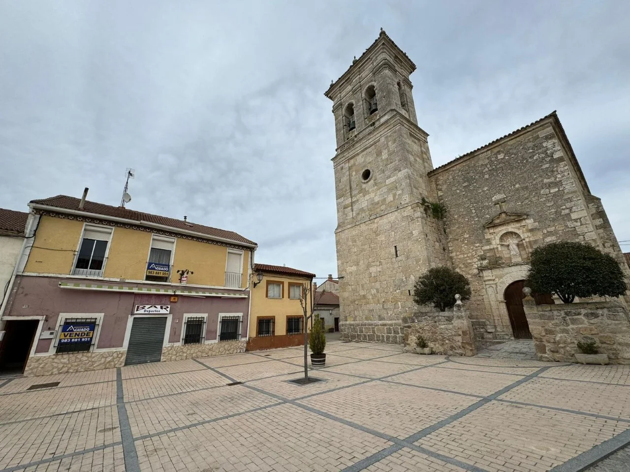 Casa con bar en pueblo de Valladolid