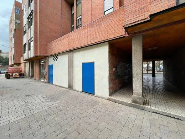 Local comercial en bruto en La Victoria