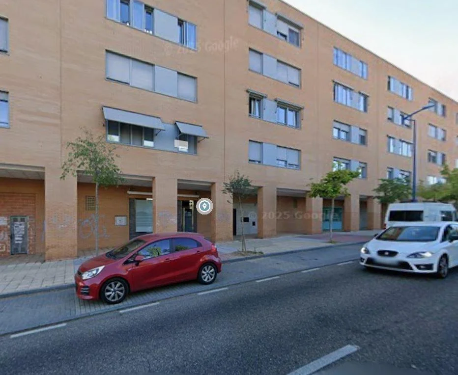 Operating commercial unit in Pajarillos