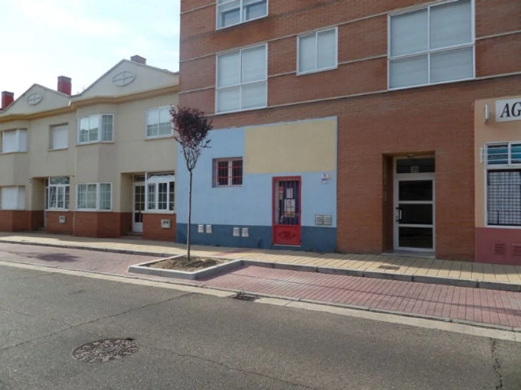 Parque Alameda commercial unit, 94 m²