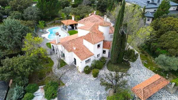 Private chalet near Madrid, 6 bedrooms