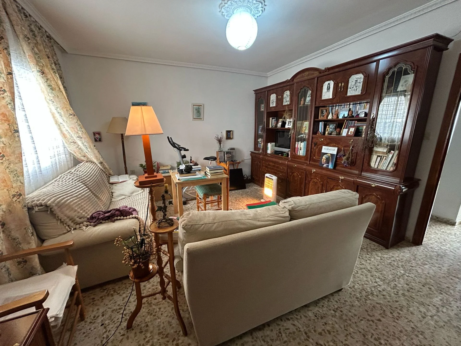 Four-bedroom townhouse in Hoyos