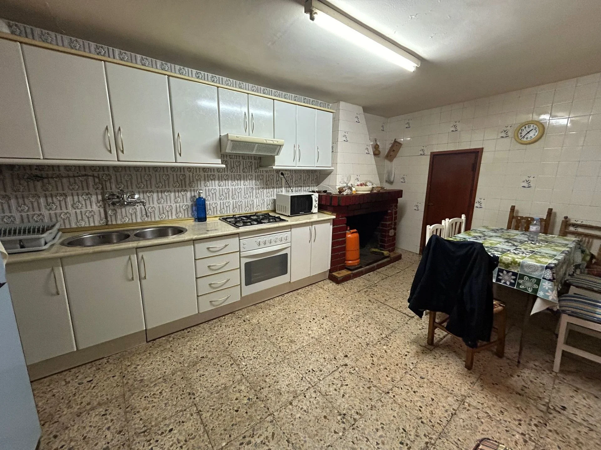 Three-floor village house, six bedrooms