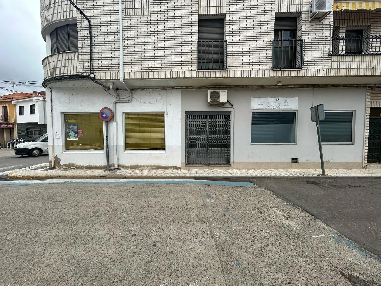Two-unit commercial premises in Moraleja