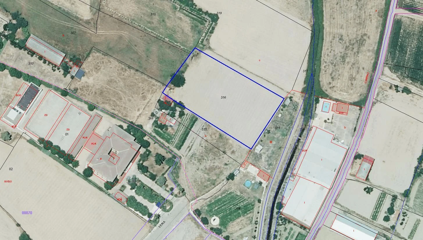 Level rural plot near Moraleja school