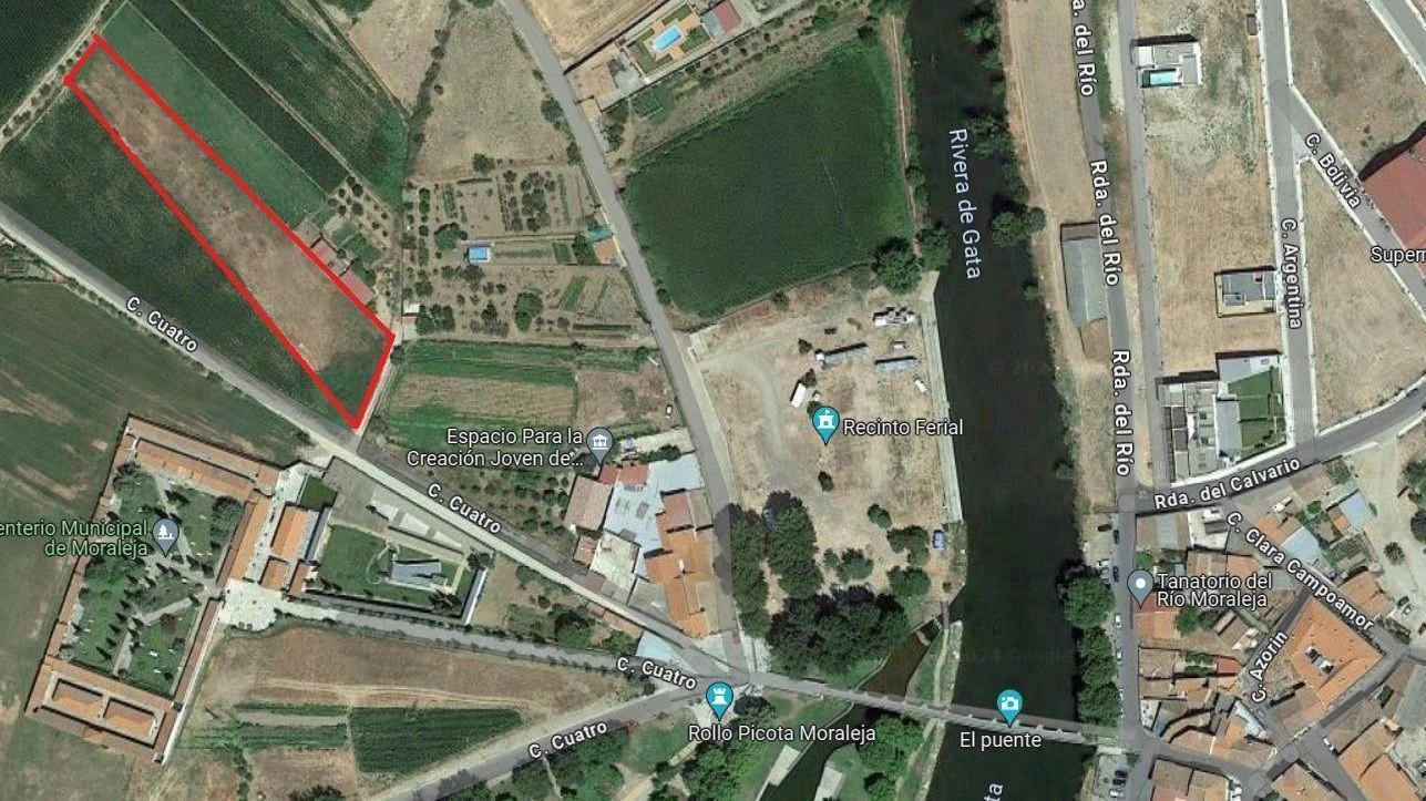 Moraleja land plot near old bridge