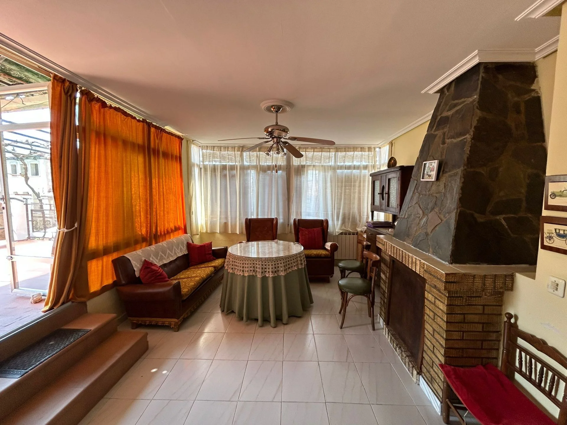 384 m² property with commercial space