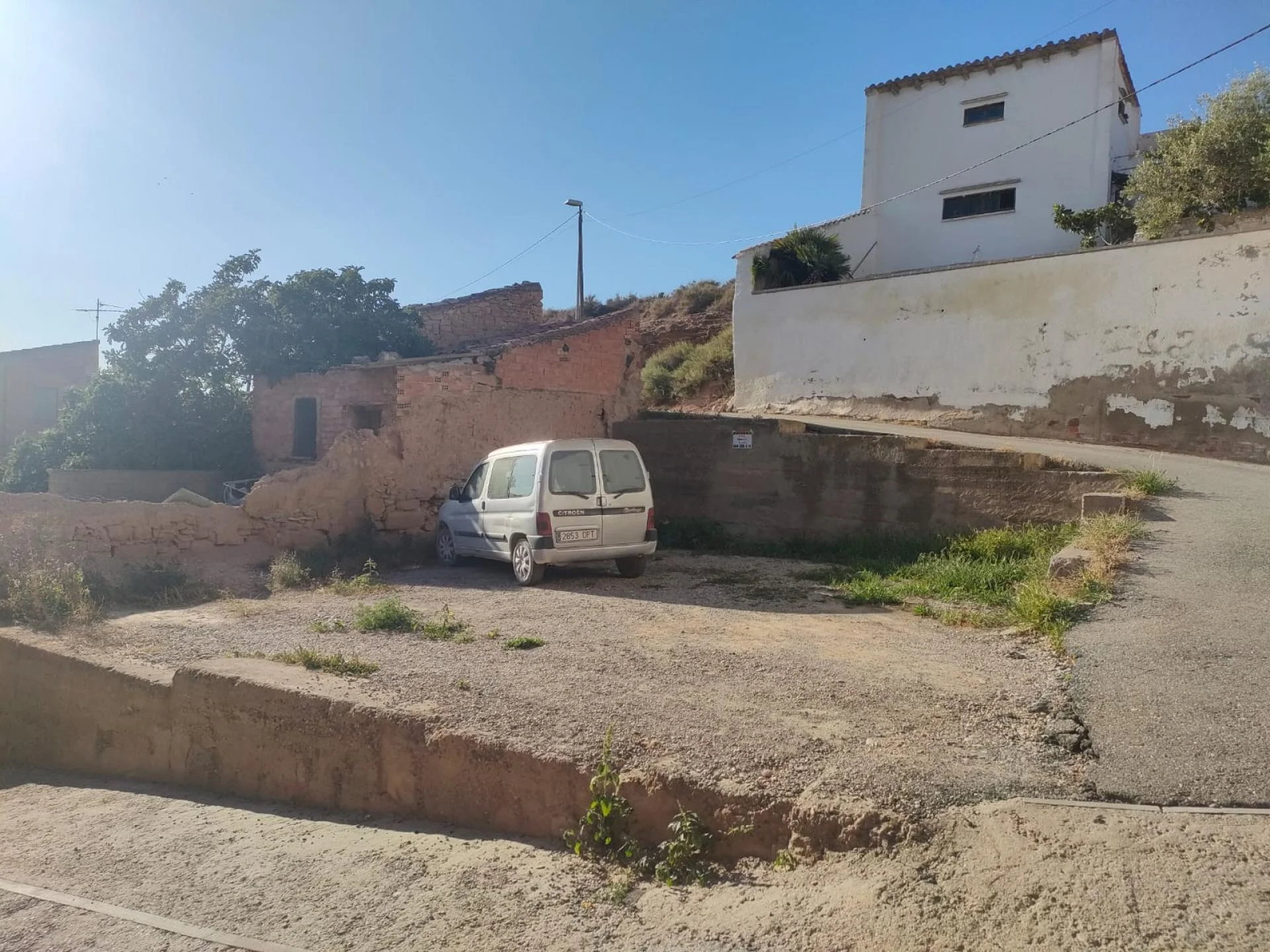 Solar urbano en Alfés de 109 m²