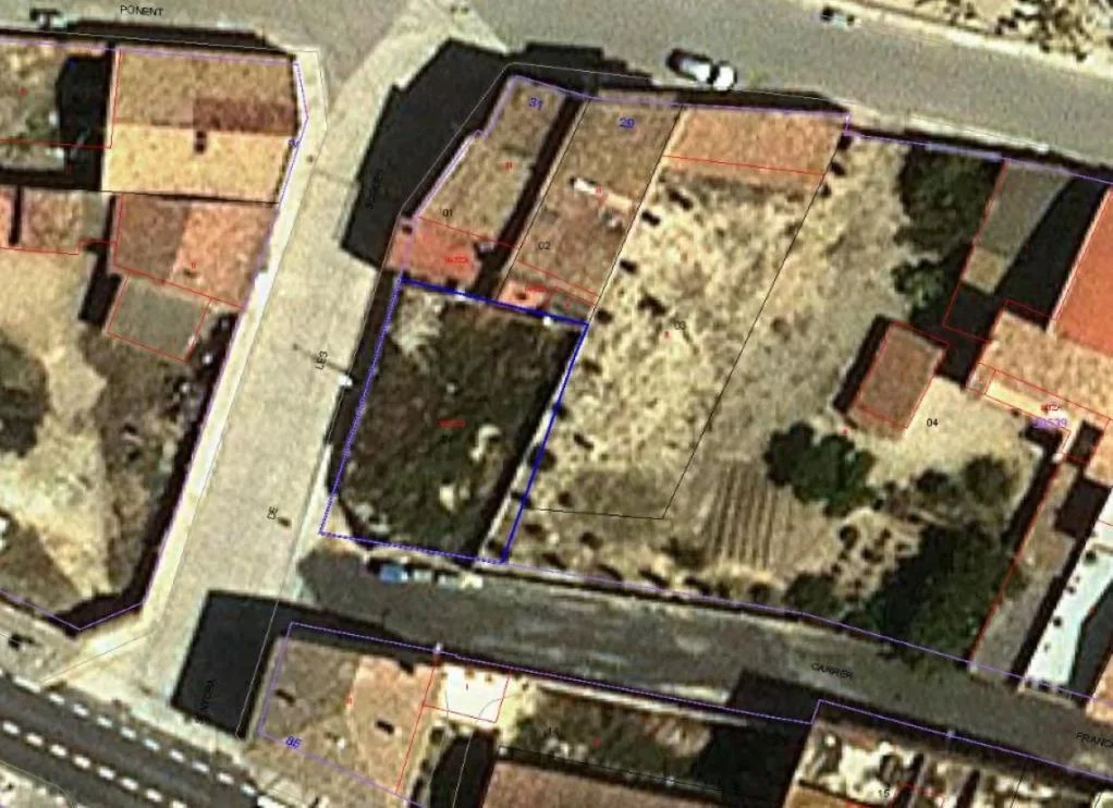 Urban plot with 452 m² buildability